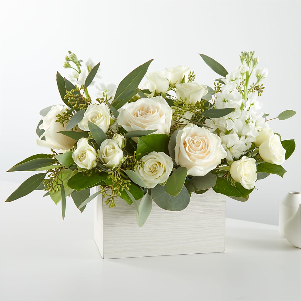 Fresh Linen Box Bouquet – Blooming Designs By Michelle, Oakdale MN
