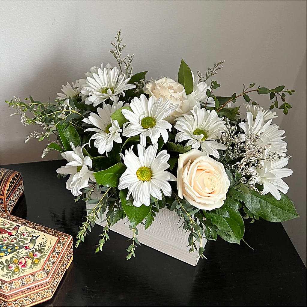 Fresh Linen Box Bouquet – Blooming Designs By Michelle, Oakdale MN