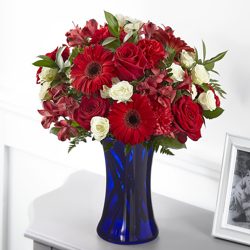 Hearts Embrace Bouquet – Blooming Designs By Michelle, Oakdale MN